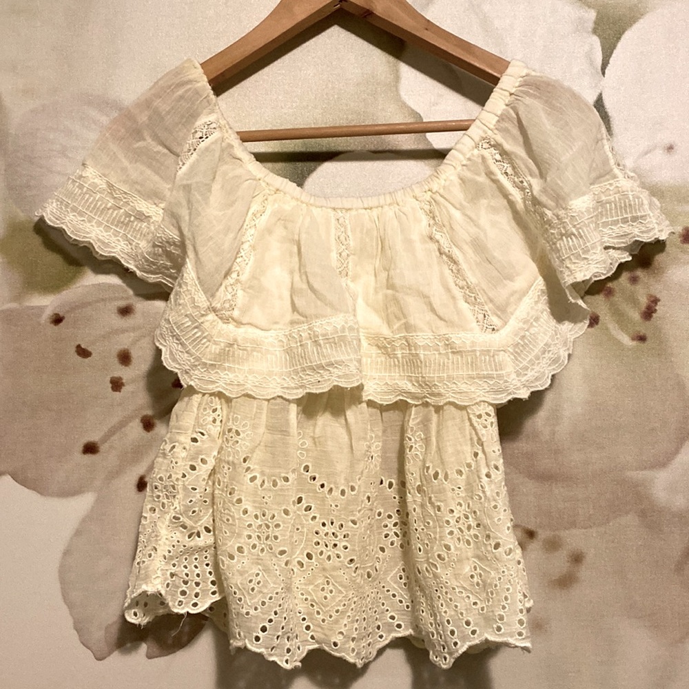 American eagle off shoulder blouse